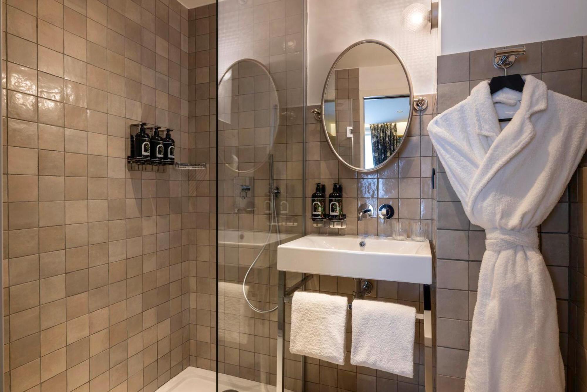 Hotel Ginette A La Folie & Spa Paryż Zewnętrze zdjęcie