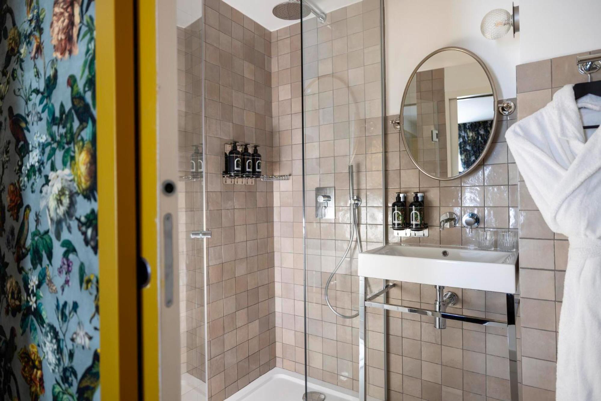 Hotel Ginette A La Folie & Spa Paryż Zewnętrze zdjęcie