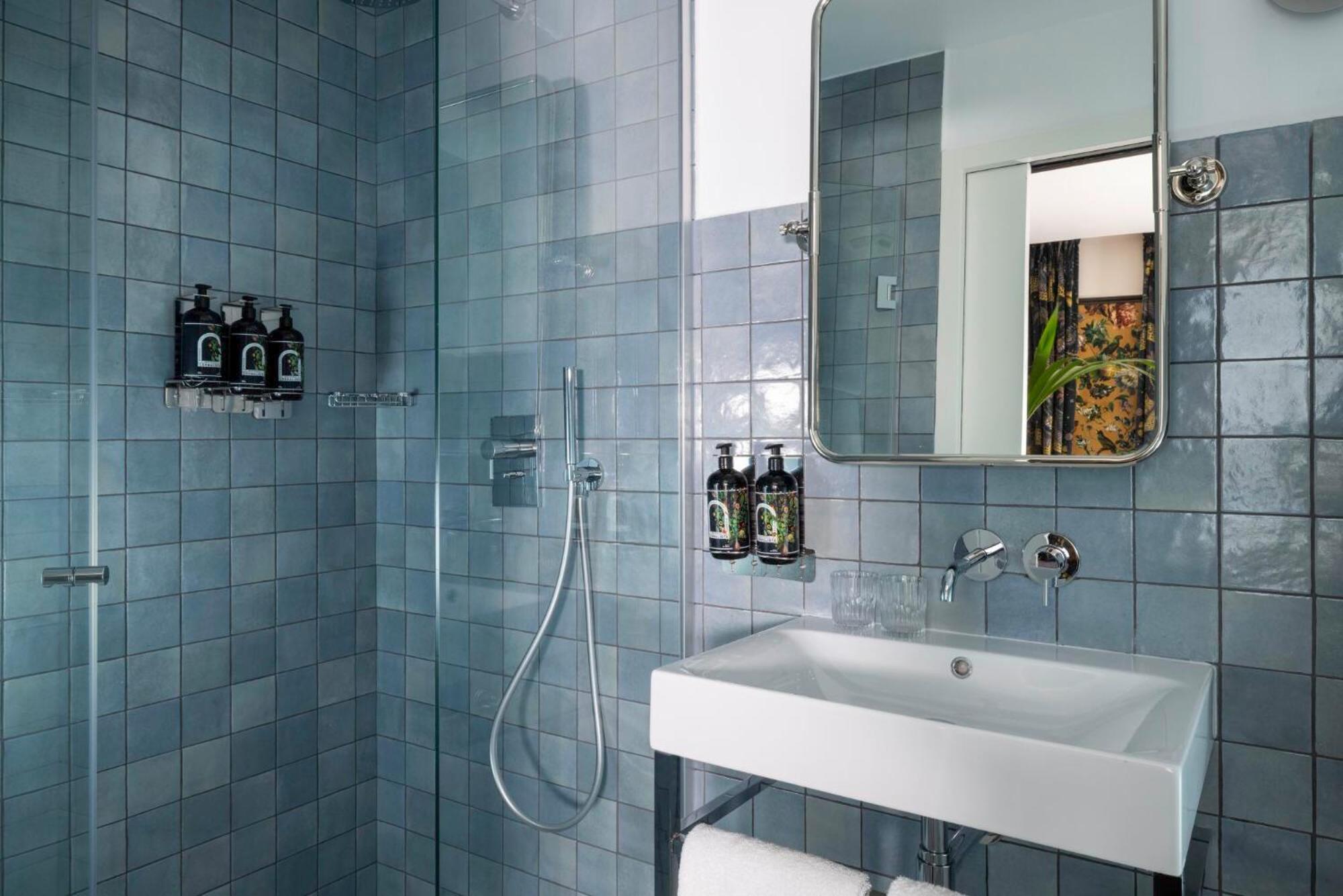 Hotel Ginette A La Folie & Spa Paryż Zewnętrze zdjęcie