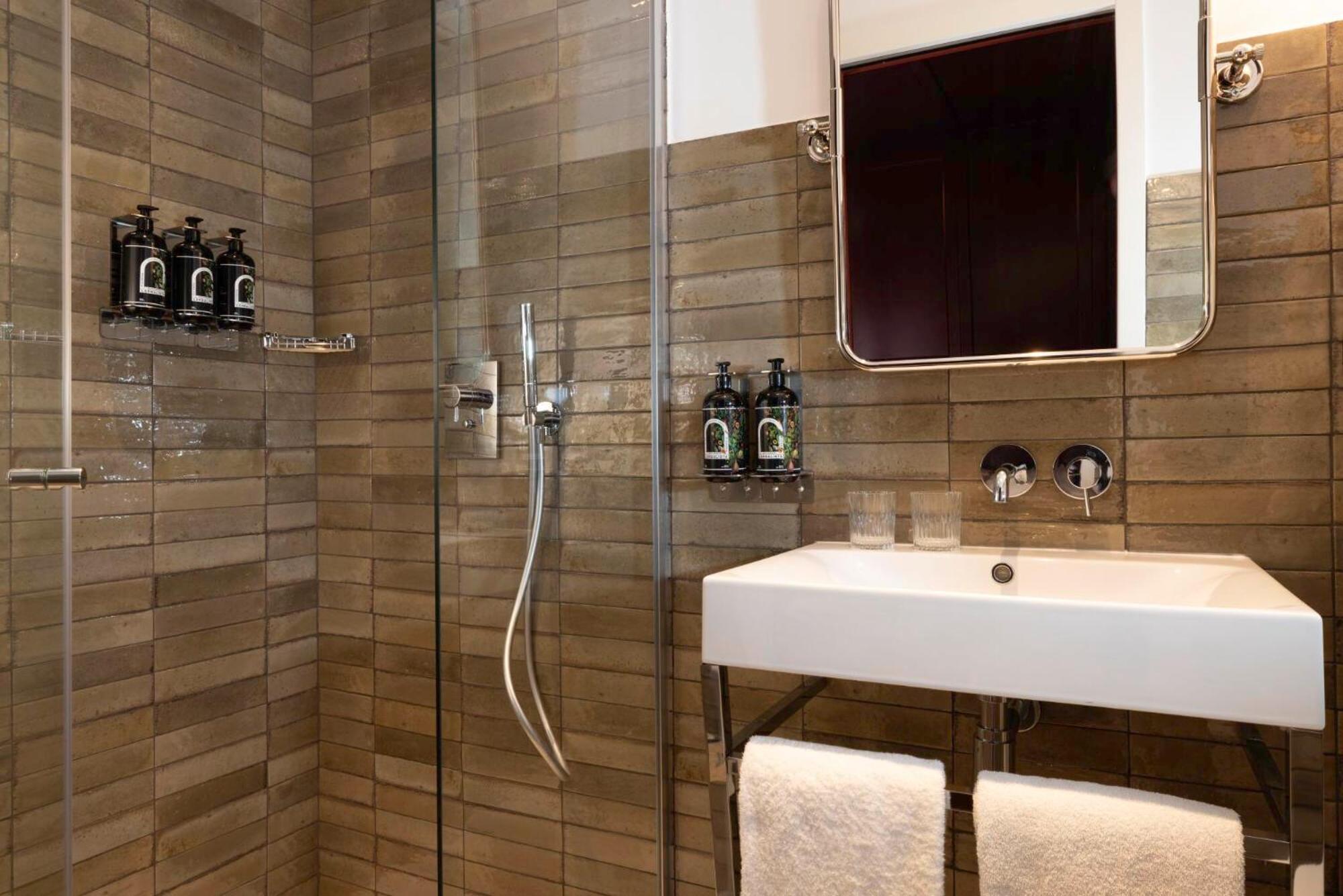 Hotel Ginette A La Folie & Spa Paryż Zewnętrze zdjęcie