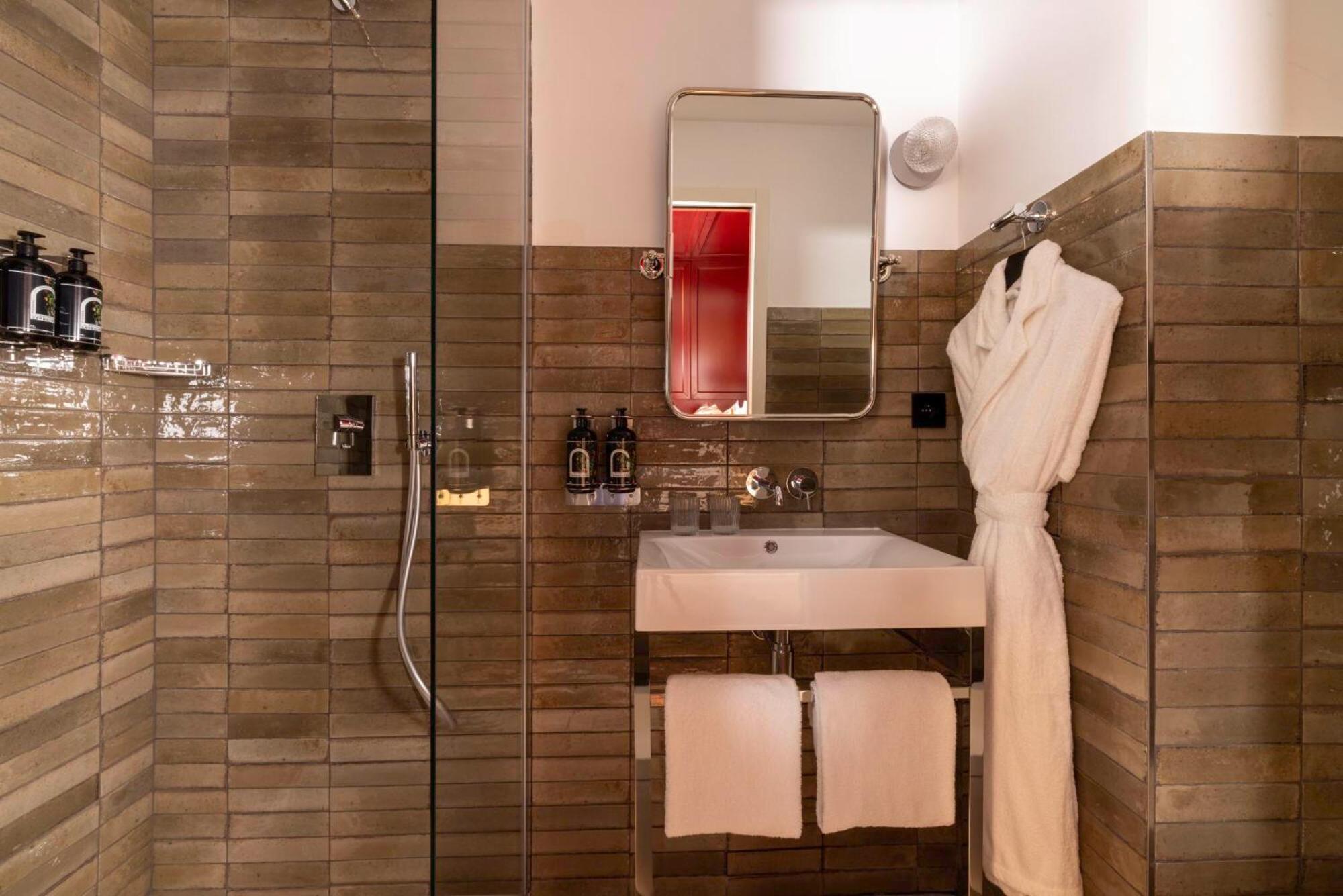 Hotel Ginette A La Folie & Spa Paryż Zewnętrze zdjęcie