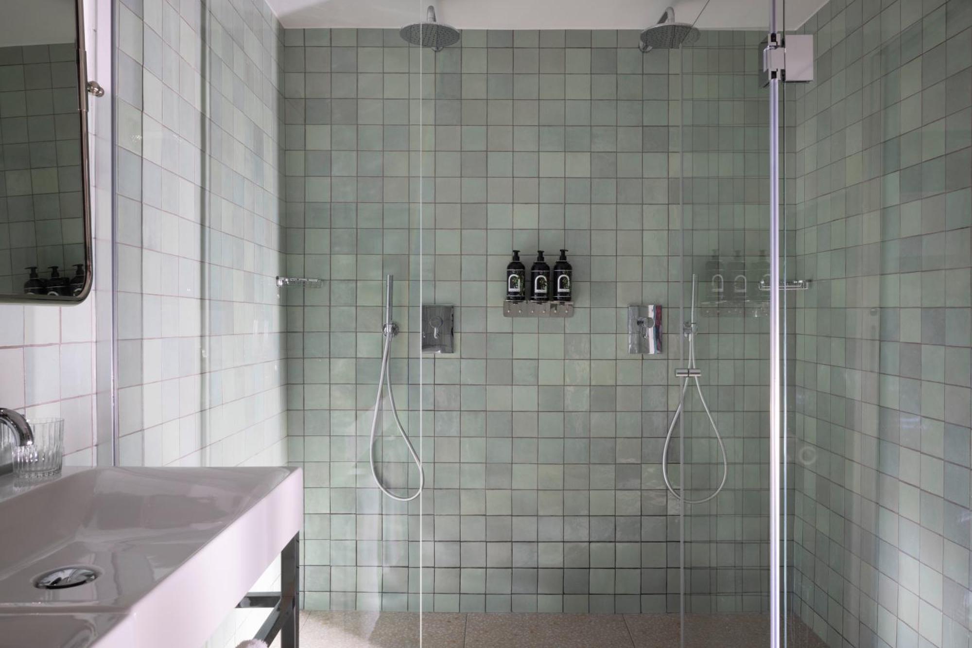 Hotel Ginette A La Folie & Spa Paryż Zewnętrze zdjęcie
