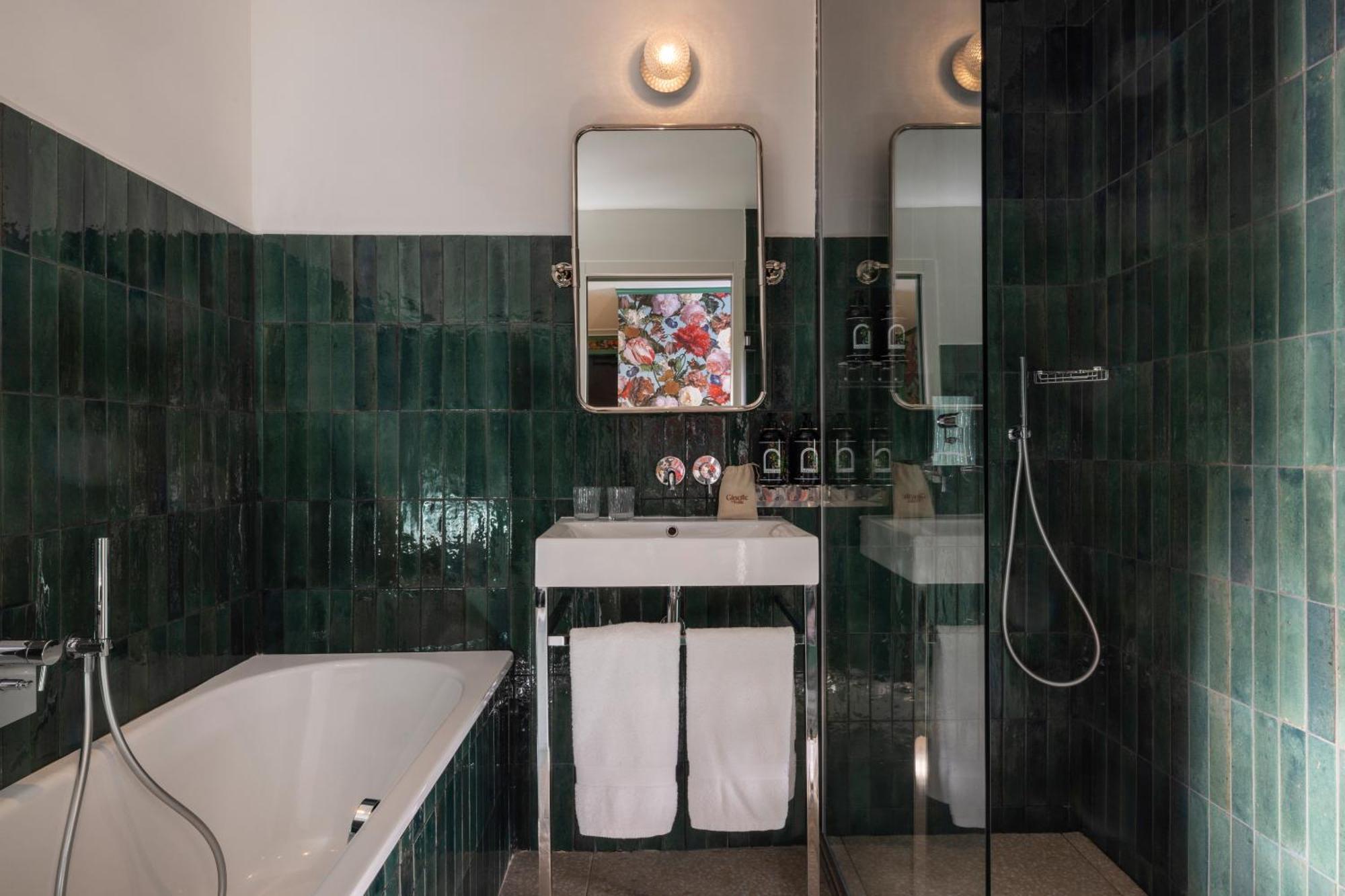 Hotel Ginette A La Folie & Spa Paryż Zewnętrze zdjęcie